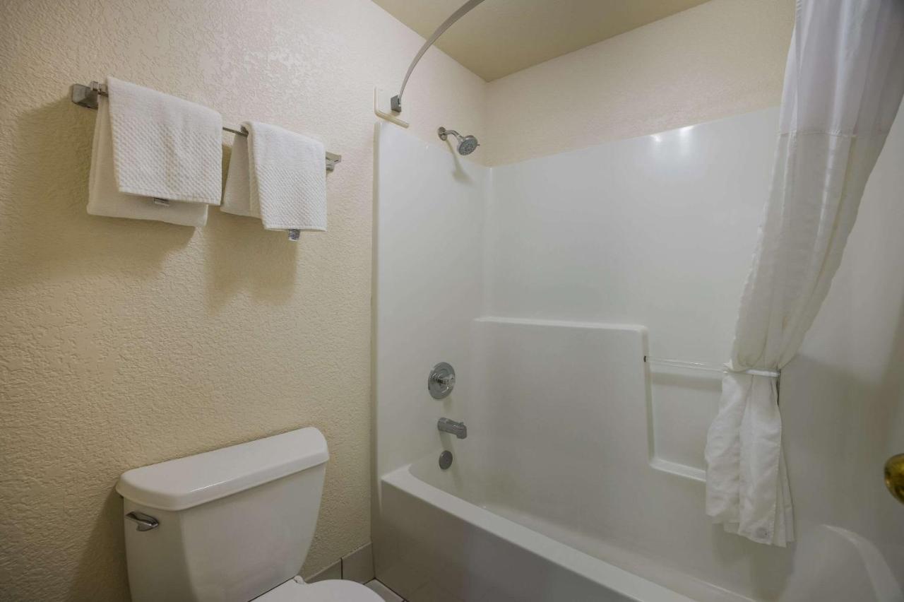 Suburban Studios Canon City Ngoại thất bức ảnh